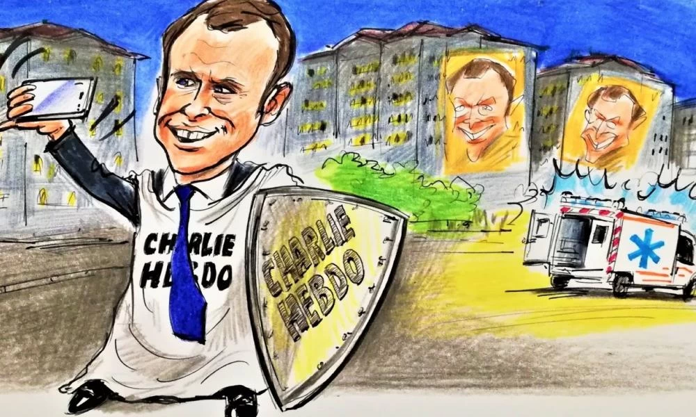 Ο Μανωλιός έβαλε τα ρούχα του αλλιώς! Τα ψεύτικα τα λόγια τα μεγάλα του Μακρόν